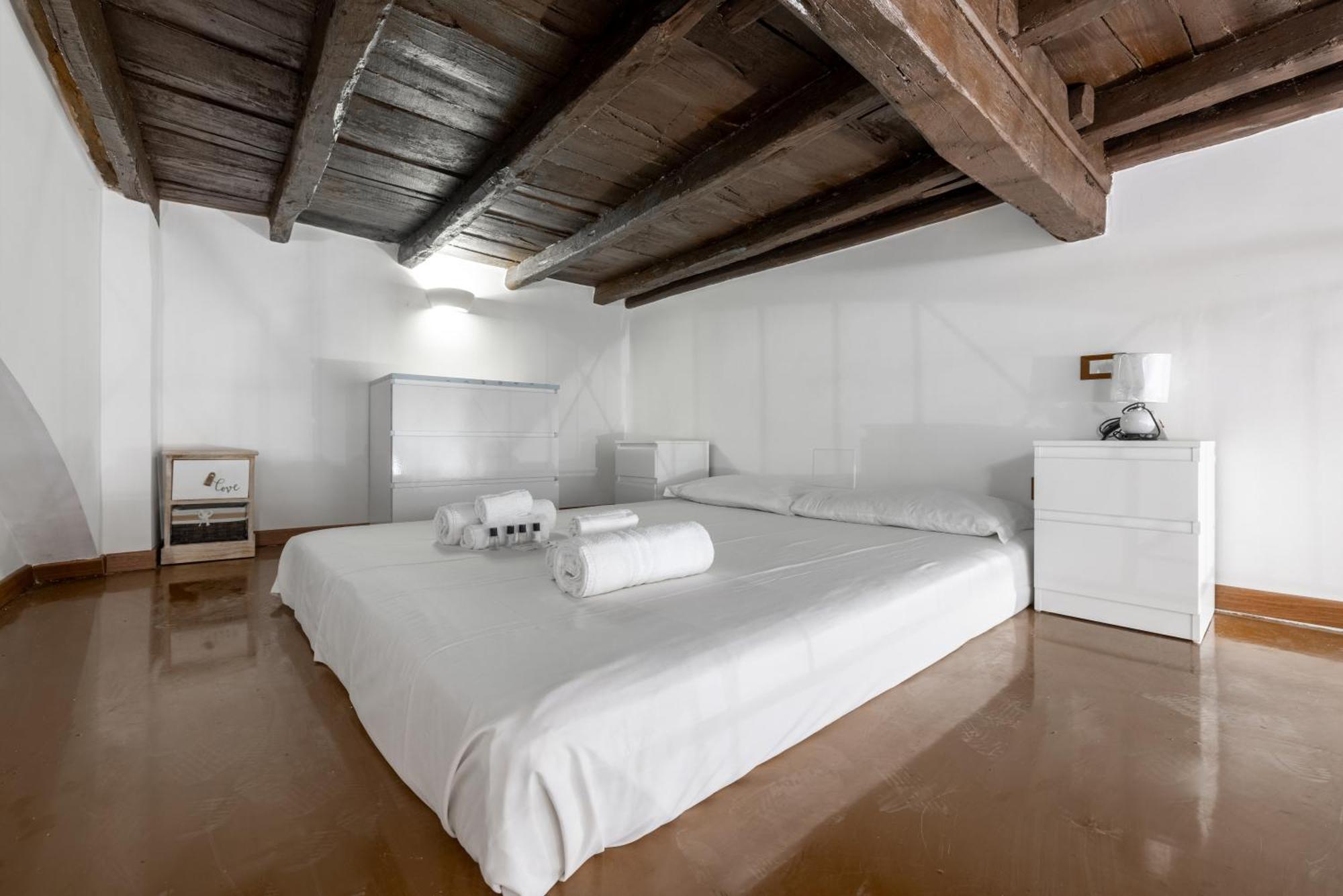 Lovely Studio Apartment - Capocci Рим Экстерьер фото